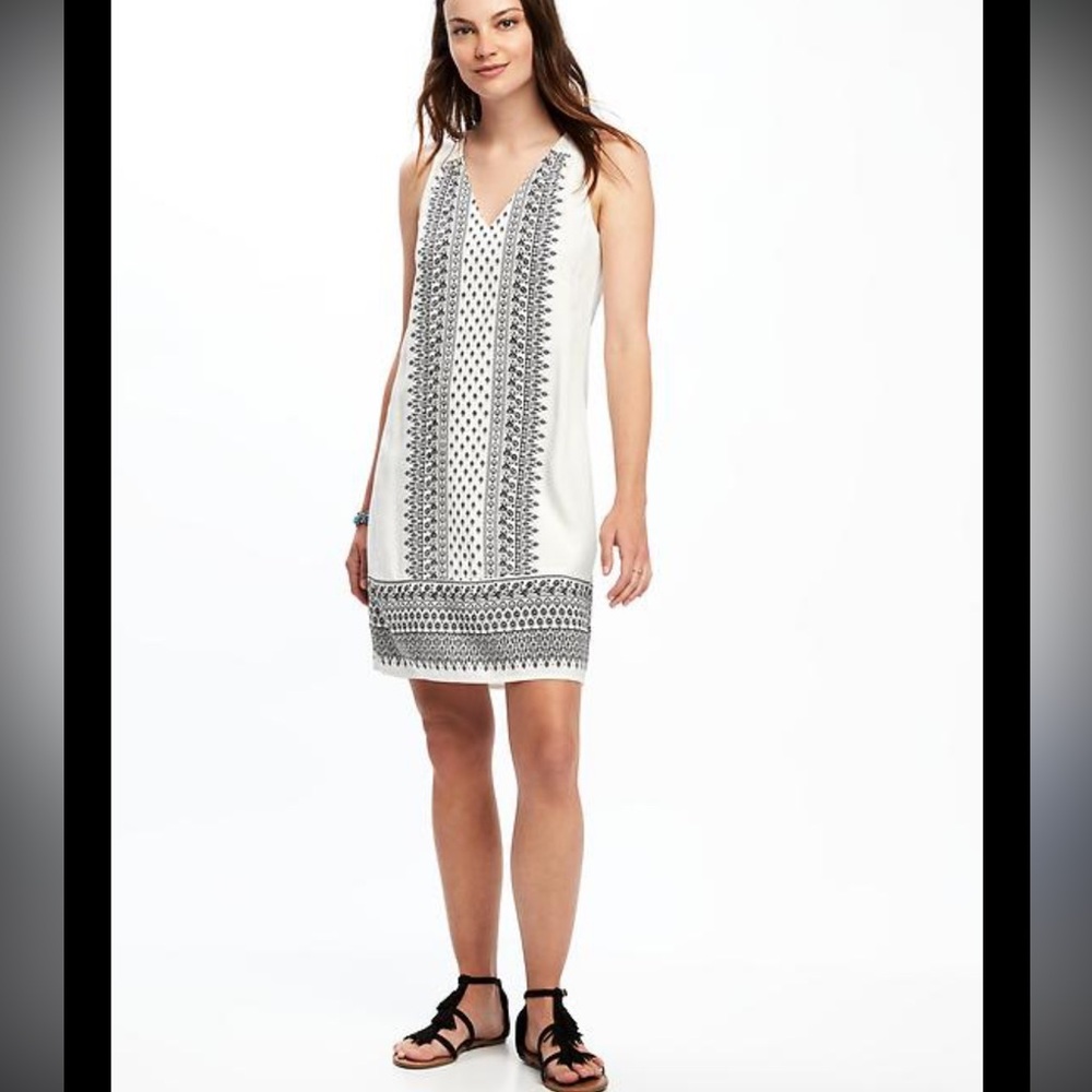 Old Navy - Sleeveless V-Neck Shift Dress - size Small - black & white